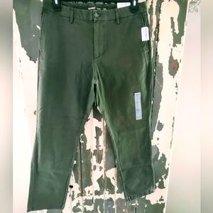 NWT $39.99 34x30 SLIM GREEN CHINOS